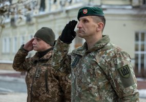 Kariuomenės vadas generolas Raimundas Vaikšnoras karo kamuojamoje Ukrainoje: Lietuvos kariuomenė... - 3