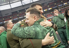 Iš „Invictus Games“ žaidynių Lietuvos kariai parsivežė sidabro medalį - 2