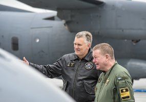 Trijų Baltijos, Šiaurės šalių ir Lenkijos Karinių oro pajėgų vadų ir vyriausiųjų puskarininkių... - 4