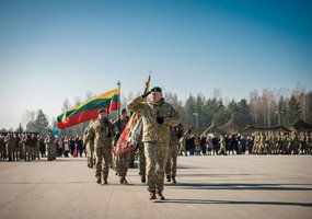 Lietuvos Respublikai Kazlų Rūdoje prisiekė beveik 200 nuolatinės privalomosios pradinės karo... - 1