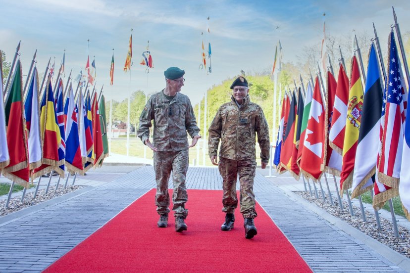 NATO Jungtinėje pajėgų vadavietėje aptarti Baltijos regiono saugumo stiprinimo klausimai