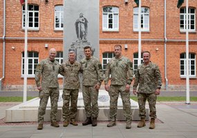 Lietuvoje lankosi JAV Specialiųjų operacijų pajėgų vadas: bendradarbiavimas stiprina regiono saugumą - 1
