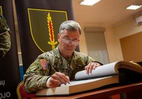 Lietuvoje lankosi JAV Specialiųjų operacijų pajėgų vadas: bendradarbiavimas stiprina regiono saugumą - 4