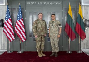 Chief of Defence General Raimundas Vaikšnoras discussed security with Supreme Allied Commander... - 3