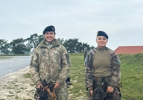 Išminuotojai su tarnybiniais šunimis treniravosi tarptautinėse pratybose „Dog Fighter“ - 3