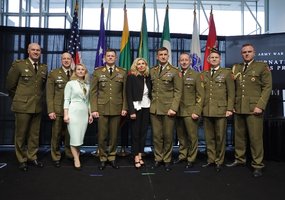 Generolas Raimundas Vaikšnoras vizito JAV metu susitiks su JAV kariuomenės vadu - 3