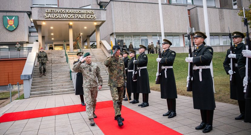 Lietuvoje lankosi naujasis Vokietijos kariuomenės Sausumos pajėgų vadas generolas leitenantas...