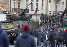 Lietuvos kariuomenės vadas: Lietuva turi kariuomenę, kuria gali pasitikėti - 13