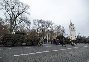 Lietuvos kariuomenės vadas: Lietuva turi kariuomenę, kuria gali pasitikėti - 14