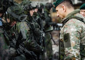 Lietuvos kariuomenės vadas Suomijoje aptarė rezervo rengimą, komendantūrų sistemą ir NATO... - 3