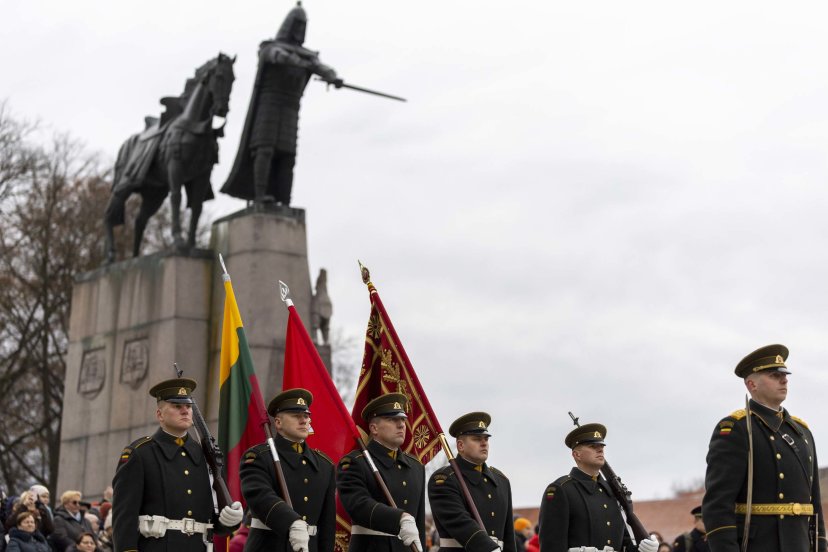 Lietuvos kariuomenės vadas: Lietuva turi kariuomenę, kuria gali pasitikėti
