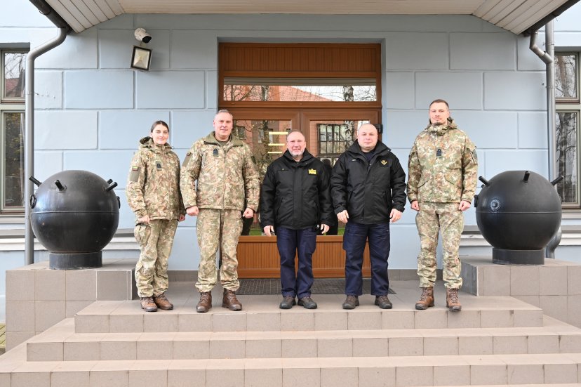 Karinėse jūrų pajėgose lankėsi kontradmirolas Piotr Niec
