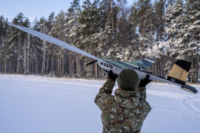 Lietuvos kariuomenės mokykloje vyko pirmasis žvalgybinio bepiločio orlaivio „Forecaster“...