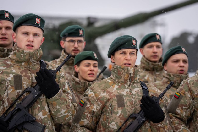Prisiekė pirmieji 1-osios divizijos savanoriškos nenuolatinės karo tarnybos kariai