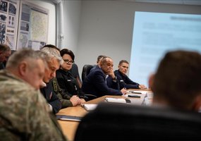 Sausumos pajėgų, KASP ir Karo komendantūrų valdybos vadovybė su statutinių institucijų atstovais... - 1