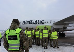 Privalomosios pradinės karo tarnybos kariai Logistikos valdybos vienetuose įgijo ne tik karybos... - 1