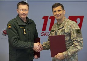 Lietuvos kariuomenė atnaujino bendradarbiavimo priemonių planus su statutinėmis institucijomis - 11