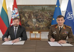 Lietuvos kariuomenė ir LTG grupė pasirašė bendradarbiavimo sutartį - 1