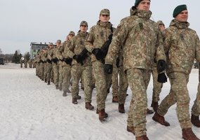 Generolo Romualdo Giedraičio artilerijos batalione prisiekė pradinės privalomosios karo tarnybos... - 2