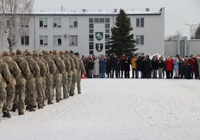 Generolo Romualdo Giedraičio artilerijos batalione prisiekė pradinės privalomosios karo tarnybos... - 5