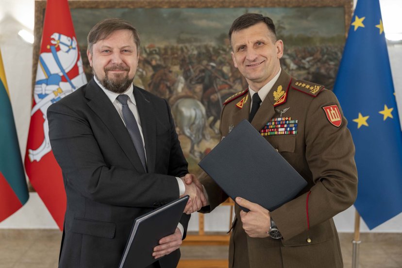 Lietuvos kariuomenė ir LTG grupė pasirašė bendradarbiavimo sutartį