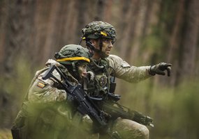 Aktyviojo rezervo kariai kartotinius mokymus užbaigė lauko taktikos pratybomis „Ulono skydas“ - 10