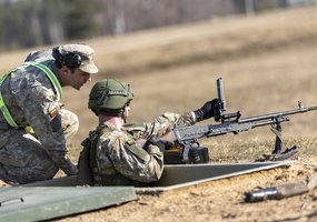 Aktyviojo rezervo kariai kartotinius mokymus užbaigė lauko taktikos pratybomis „Ulono skydas“ - 12