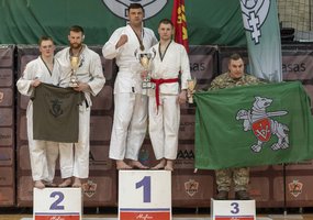 Kovos ant tatamio: 72 kariai varžėsi 10-ąjame karinės kovinės savigynos turnyre - 21