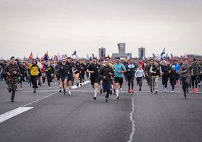 Lietuvos įstojimo į NATO metinės paminėtos bėgimu: „Runway Run 2026“ subūrė tūkstančius dalyvių - 21