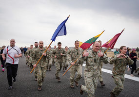Lietuvos įstojimo į NATO metinės paminėtos bėgimu: „Runway Run 2026“ subūrė tūkstančius dalyvių - 3