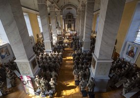 Istorinė akimirka: Lietuvos kariuomenės 1 divizijai įteikta vėliava ir patikėti didžiausi... - 1