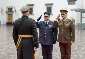 Lietuvoje lankosi Švedijos ginkluotųjų pajėgų vadas - 2