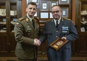 Lietuvoje lankosi Švedijos ginkluotųjų pajėgų vadas - 6