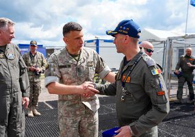  Lietuvoje lankosi NATO pajėgų Europoje vado pavaduotojas oro pajėgų maršalas seras Johnny Stringer - 3