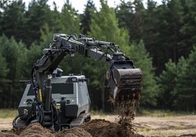 Karo inžinieriai išbando inovacijas: pirmą kartą tranšėjas kasa nuotoliniu būdu - 2