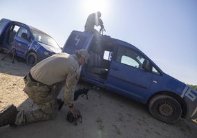 NATO šalių snaiperiai Lietuvoje varžosi dėl taikliausiojo titulo - 6