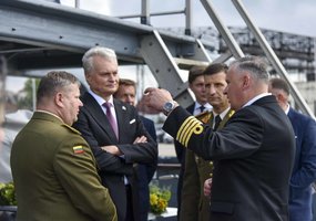 Karinės jūrų pajėgos atidavė pagarbą žuvusiems jūroje - 2