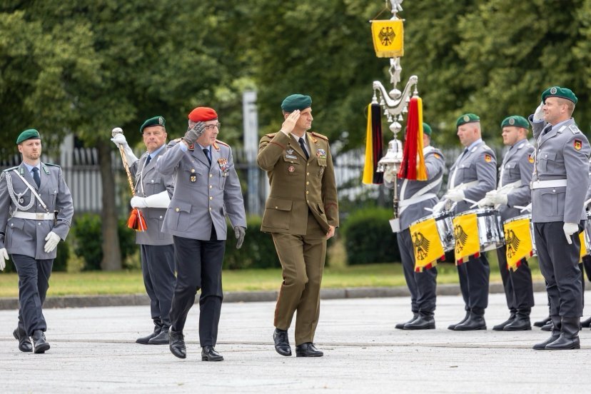Chief of Defence paid a formal visit to Germany, airlift of Lithuanian rescuers from Venezuela...