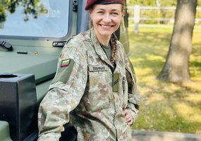 Bėgimo trasose ir vėl žibanti Vaida Žūsinaitė: dėvėti uniformą man yra garbė - 1