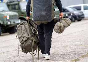 Daugiau nei 280 jaunuolių pradėjo privalomąją pradinę karo tarnybą, tarp jų – pirmieji... - 1