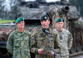 Land Force Commanders of Germany, the Netherlands, and Lithuania discuss defence plans - 3