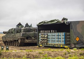 Pirmosios Lietuvos tankų įgulos atliko tankų „Leopard“ užtaisymą ir kovinius šaudymus  - 6