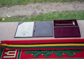 Kibernetinės gynybos valdybai ir Informacinių technologijų tarnybai įteiktos vėliavos - 2