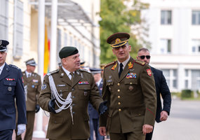 Lietuvos ir Lenkijos kariuomenių vadai aptarė karinį bendradarbiavimą ir regiono saugumą - 1
