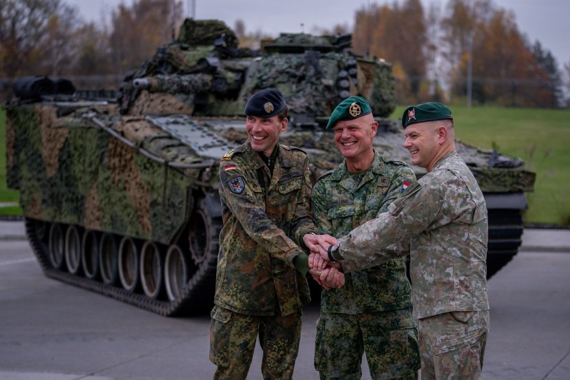 Vokietijos, Nyderlandų ir Lietuvos kariuomenių Sausumos pajėgų vadai aptarė gynybos planus Lietuvoje
