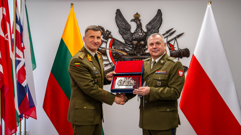 Lietuvos ir Lenkijos kariuomenių vadai aptarė karinį bendradarbiavimą ir regiono saugumą