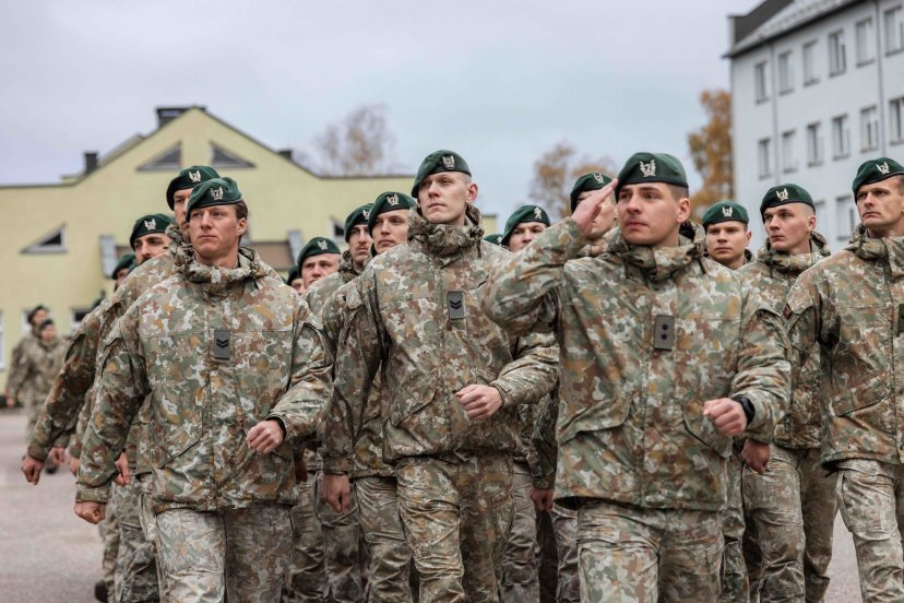 Lithuanian military personnel decorated after returning from KFOR 